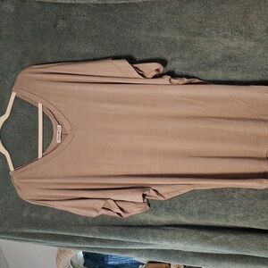 Lock & Love Taupe T-shirt